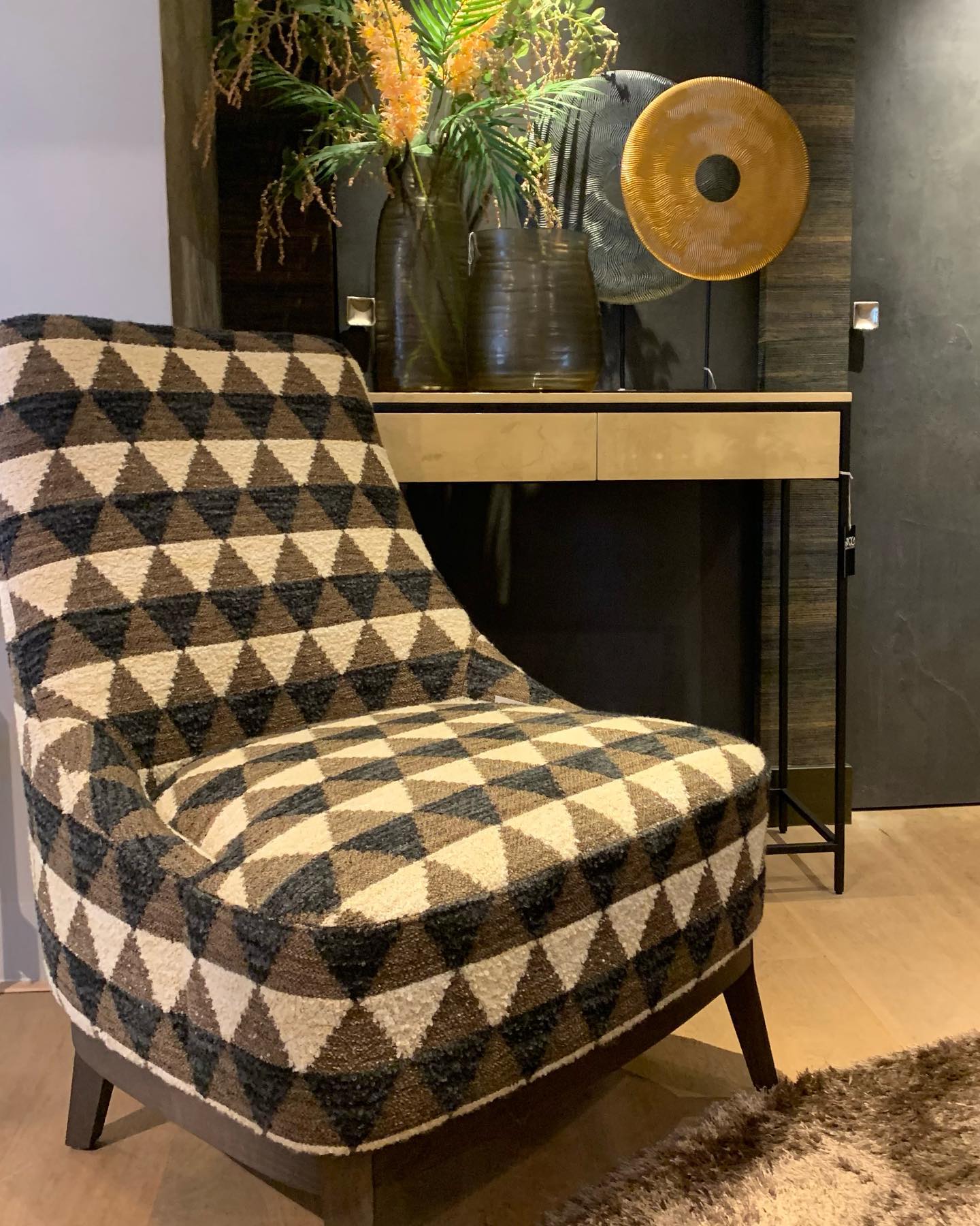 Now in our showroom new collection
#newcollection#chair#pattern#interiordesign#marthadegrootinterieur#playfull